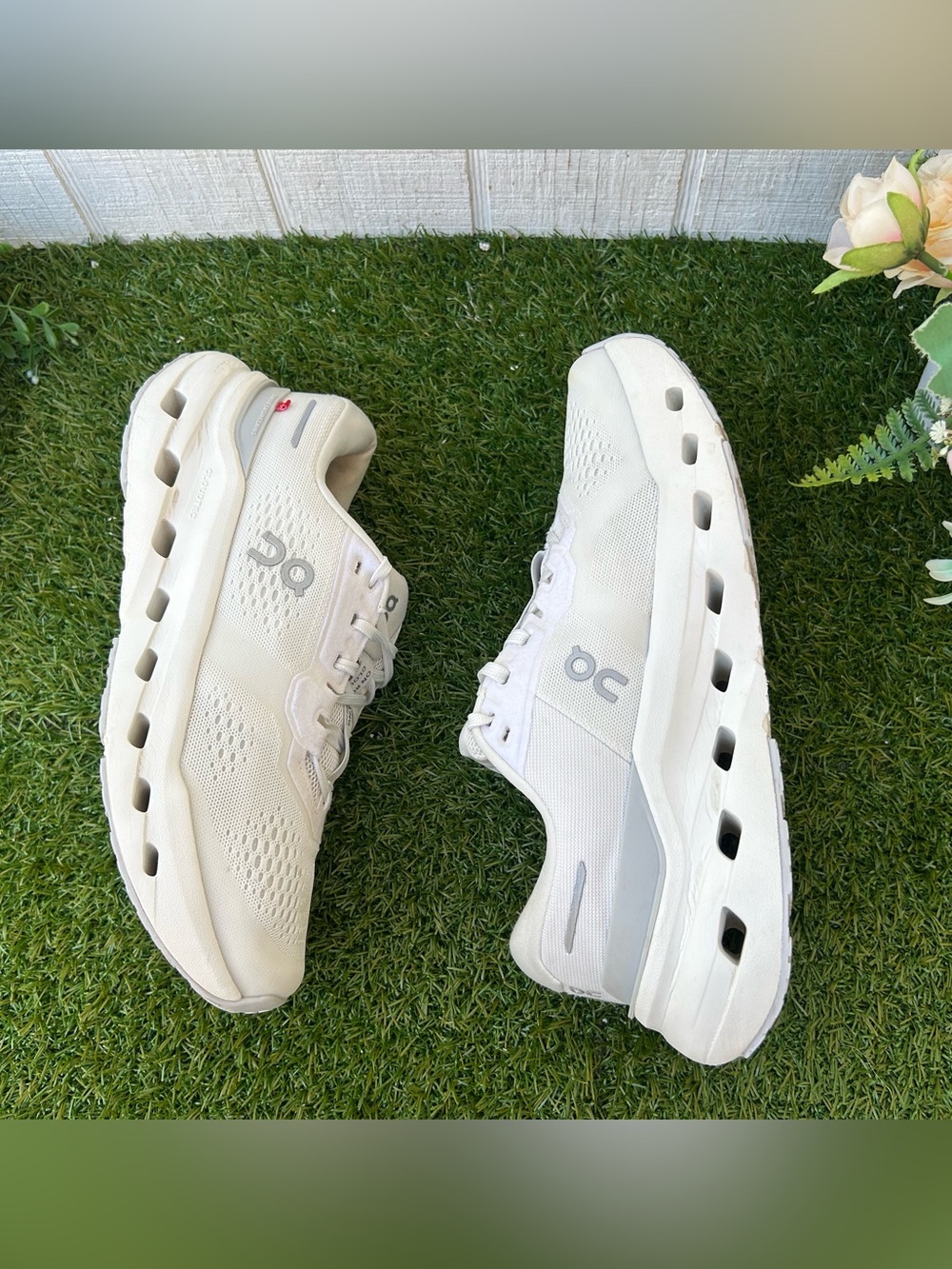 On Cloud Running Shoes -Frost | Glacier
Cloudrunner 3 women size 8 gently used - Picture 6 of 16